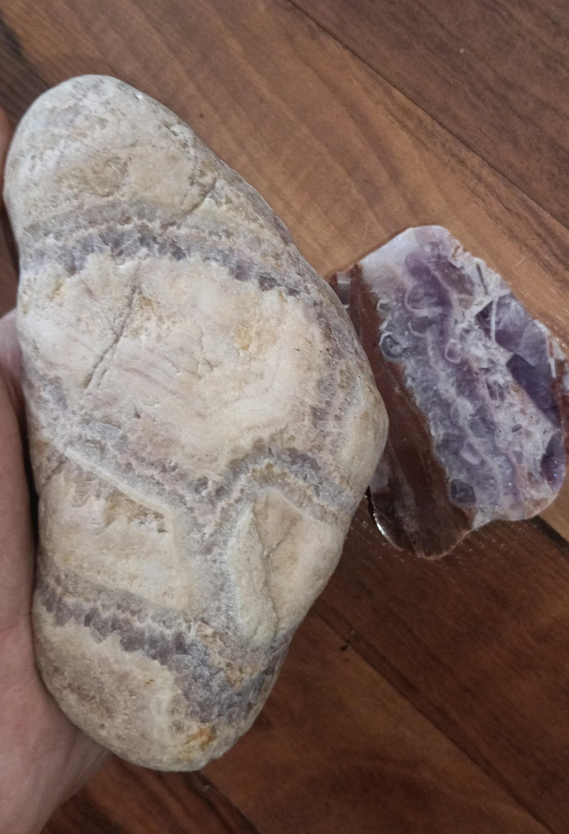 Raw Amethyst – 1 kg – 35.- Polished Amethyst Slice – 22.-